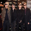 
       U2
